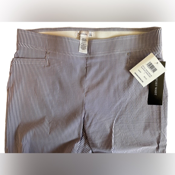 NWT 89TH Madison. Women Striped Short. Size L Color Blue White - Picture 5 of 12